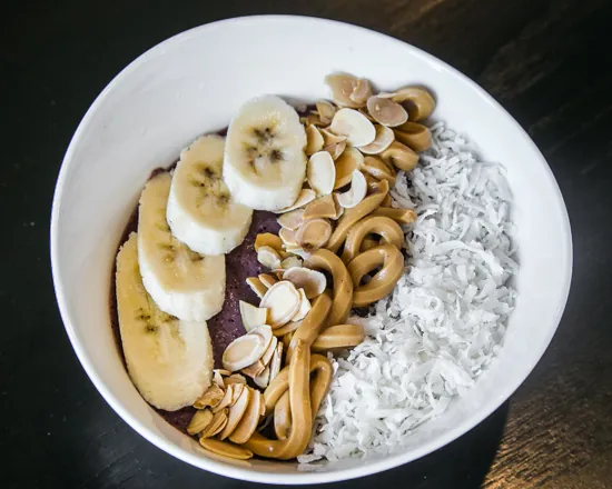 Peanut butter açaí bowl