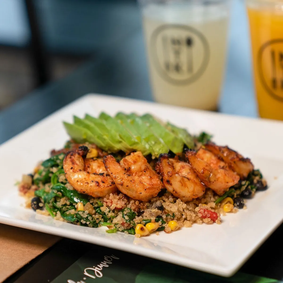 Spicy quinoa with shrimp and avocado